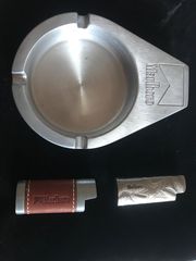 Μarlboro τασάκι και θήκες αναπτήρων