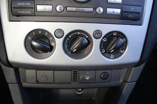 Χειριστήρια Κλιματισμού-Καλοριφέρ Ford Focus '05 Προσφορά.