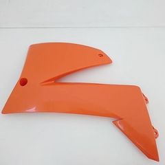 Καπάκι ρεζερβουάρ αριστερό πορτοκαλί KTM LC4 5840805000004