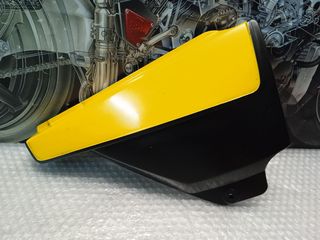 Suzuki GT 200 μεσαίο δεξί καπάκι 