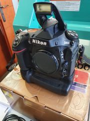 Nikon D800 με φακό Nikkor 50mm f1.8D, βάση MB-D12 και hahnel ασύρματο χειριστήριο λήψης