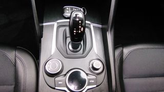 Alfa Romeo Giulia 2018 2.1 Diesel Super AT8-thumb-17