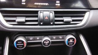 Alfa Romeo Giulia 2018 2.1 Diesel Super AT8-thumb-18
