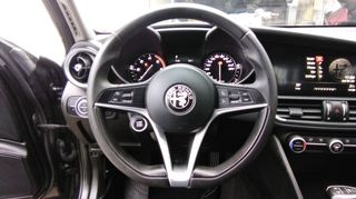 Alfa Romeo Giulia 2018 2.1 Diesel Super AT8-thumb-9
