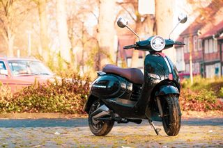 Roller / Scooter 2025 GOLDEN LION FIGHTER 5000W 52 A