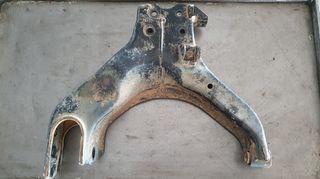 Κάτω εμπρός αριστερό ψαλίδι Isuzu D-Max-thumb-1