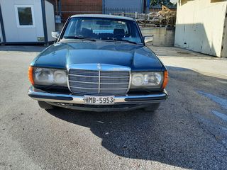 Mercedes-Benz E 230 1984-thumb-1