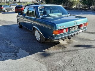 Mercedes-Benz E 230 1984-thumb-4