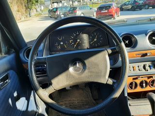 Mercedes-Benz E 230 1984-thumb-8