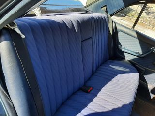 Mercedes-Benz E 230 1984-thumb-12