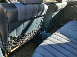 Mercedes-Benz E 230 1984-thumb-18