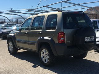 Jeep Cherokee 2004 Sport-thumb-6