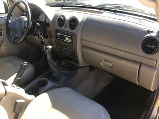 Jeep Cherokee 2004 Sport-thumb-9