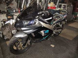 KAWASAKI ZX 9R NINJA 2000 - 2003 ΠΟΛΛΑ ΜΕΤΑΧΕΙΡΙΣΜΕΝΑ ΑΝΤΑΛΛΑΚΤΙΚΑ ΓΝΗΣΙΑ ΣΕ ΑΡΙΣΤΗ ΚΑΤΑΣΤΑΣΗ ΚΟΜΜΑΤΙ-ΚΟΜΜΑΤΙ