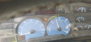 Renault 2002-thumb-7