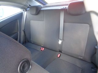 Opel Corsa 2012-thumb-7