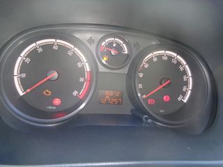 Opel Corsa 2012-thumb-5
