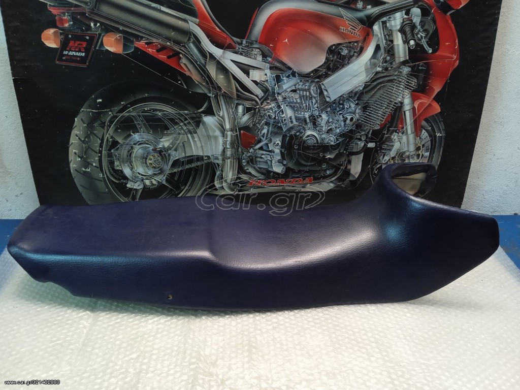Honda VF 700 INTERCEPTOR σέλα 