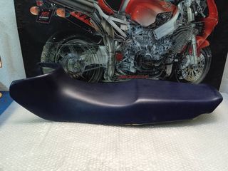 Honda VF 700 INTERCEPTOR σέλα -thumb-1