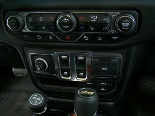 Jeep Wrangler 2021 SAHARA-thumb-14