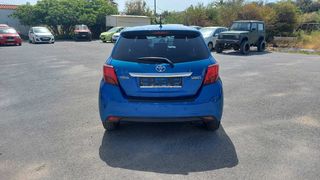 Toyota Yaris 2015-thumb-1