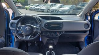 Toyota Yaris 2015-thumb-10