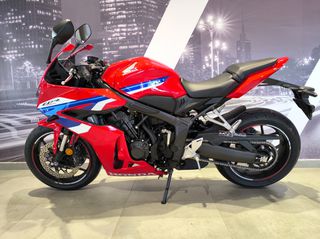 Honda CBR 650 2026 CBR650R e-cluch ΑΤΟΚΑ-thumb-3