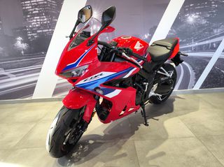 Honda CBR 650 2026 CBR650R e-cluch ΑΤΟΚΑ-thumb-1