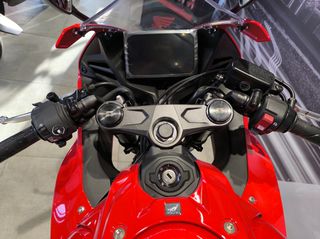 Honda CBR 650 2026 CBR650R e-cluch ΑΤΟΚΑ-thumb-5