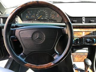 Mercedes-Benz E 200 1997 FINAL EDITION ORIGINAL W124-thumb-46