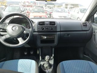 Skoda Fabia 2013-thumb-6