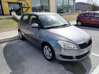 Skoda Fabia 2013-thumb-1