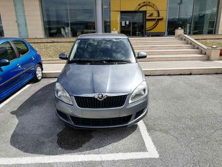 Skoda Fabia 2013-thumb-2