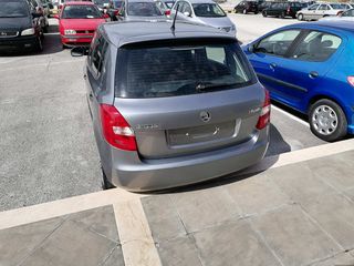Skoda Fabia 2013-thumb-3