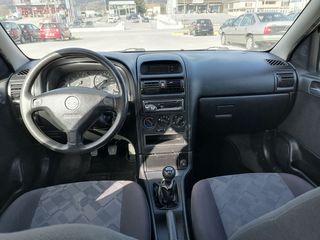 Opel Astra 2000 Sports Tourer-thumb-5