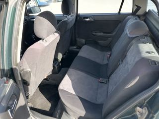 Opel Astra 2000 Sports Tourer-thumb-6
