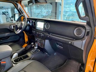 Jeep Wrangler 2023 RUBICON PLUG IN HYBRID-thumb-18