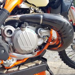 EXTREME CARBON Προστατευτικό Θαλάμου Διαστολής KTM EXC 250/300 HUSQVARNA TE 250/300 GAS GSAS EC 250/300 '21-'23