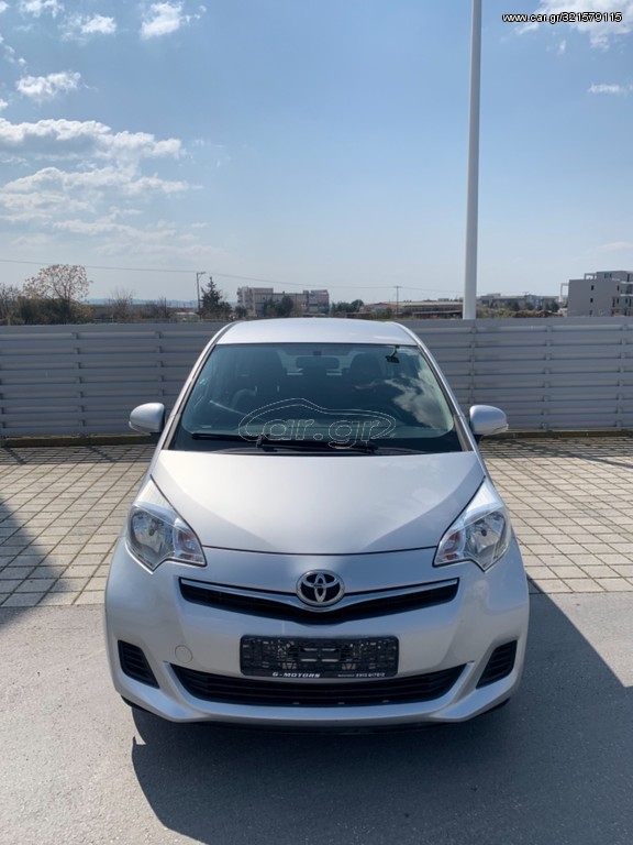 Toyota Verso-S 2011