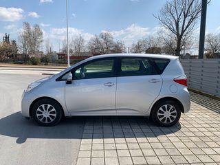 Toyota Verso-S 2011-thumb-2
