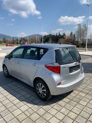 Toyota Verso-S 2011-thumb-3