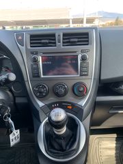 Toyota Verso-S 2011-thumb-9