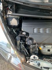 Toyota Verso-S 2011-thumb-17