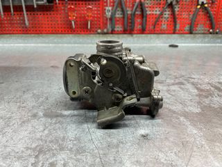 Suzuki UH 125, Καρμπυρατέρ-thumb-1