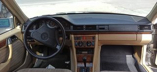 Mercedes-Benz E 200 1991-thumb-4
