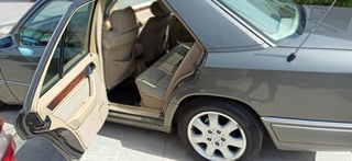Mercedes-Benz E 200 1991-thumb-6