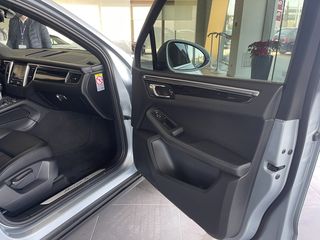 Porsche Macan 2015-thumb-10