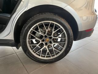 Porsche Macan 2015-thumb-12
