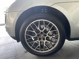 Porsche Macan 2015-thumb-13