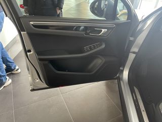 Porsche Macan 2015-thumb-15